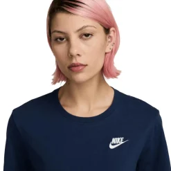 Nike Sportswear Club Essentials shirt dames midnight navy