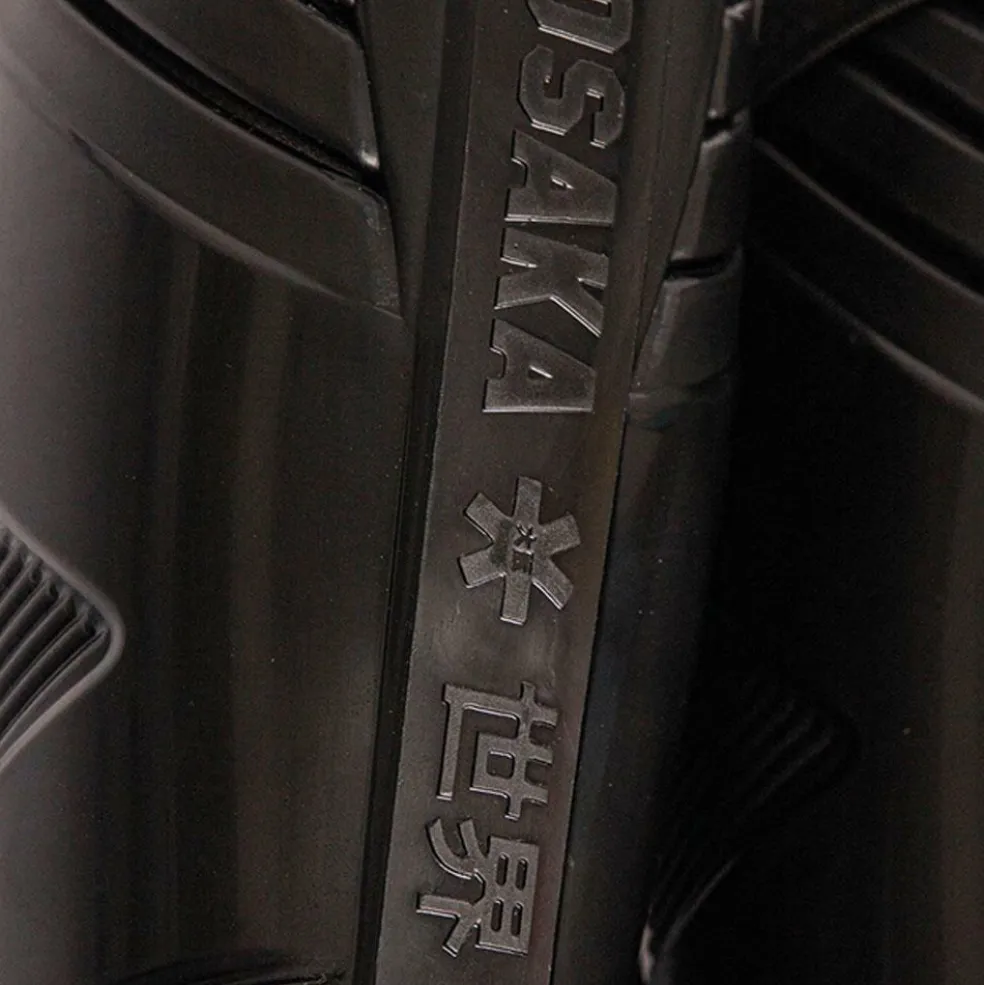 Osaka Scheenbeschermers iconic black